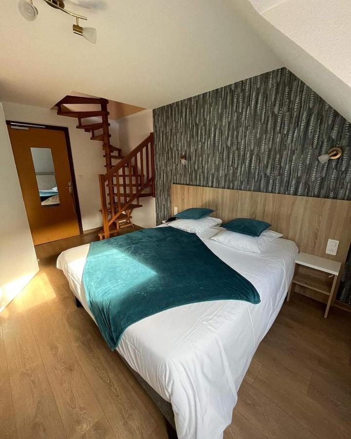 Logis Hotel Restaurant De La Poste Et Spa De Montagne Le Bonhomme Habitación foto