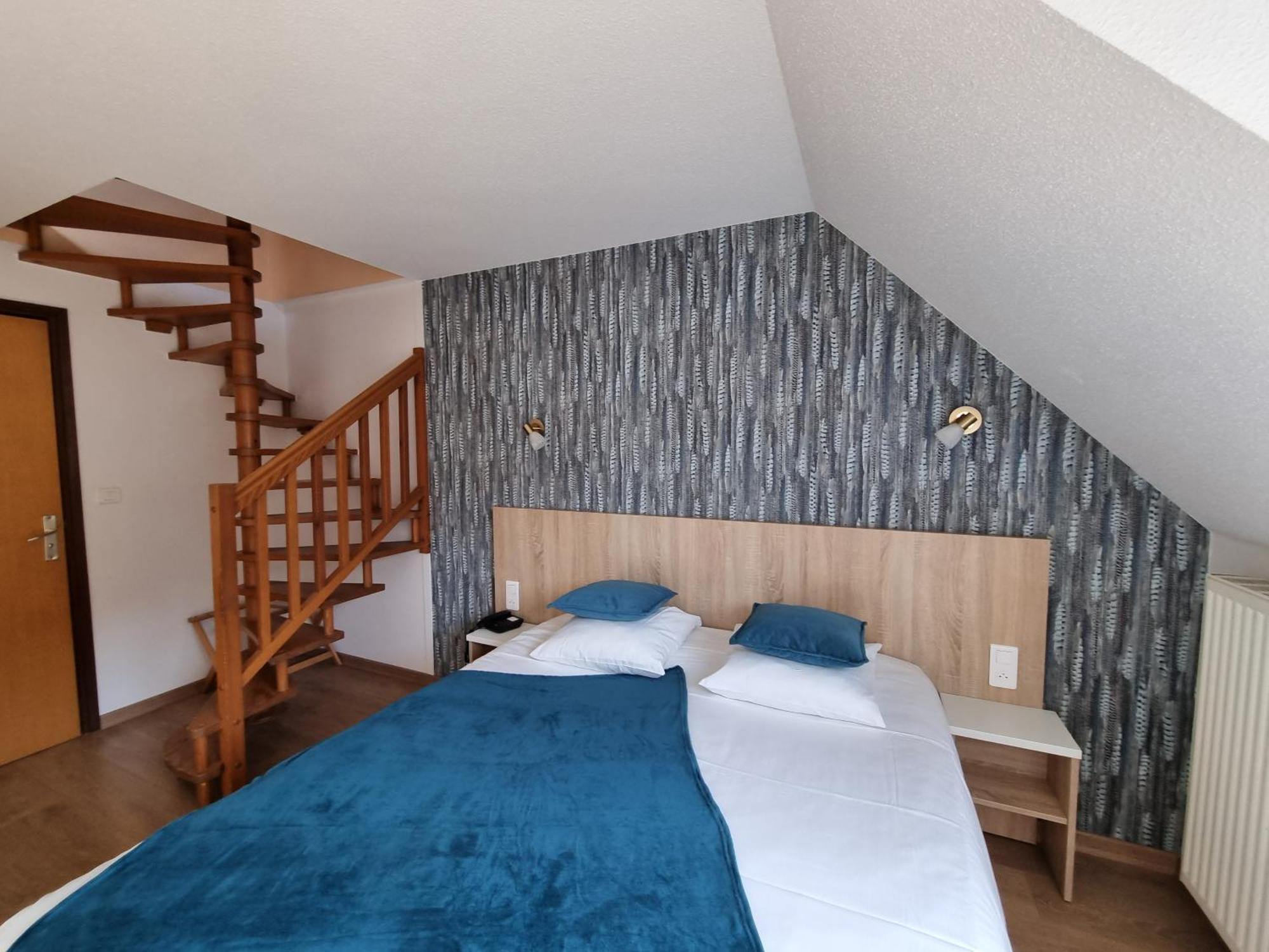 Logis Hotel Restaurant De La Poste Et Spa De Montagne Le Bonhomme Habitación foto